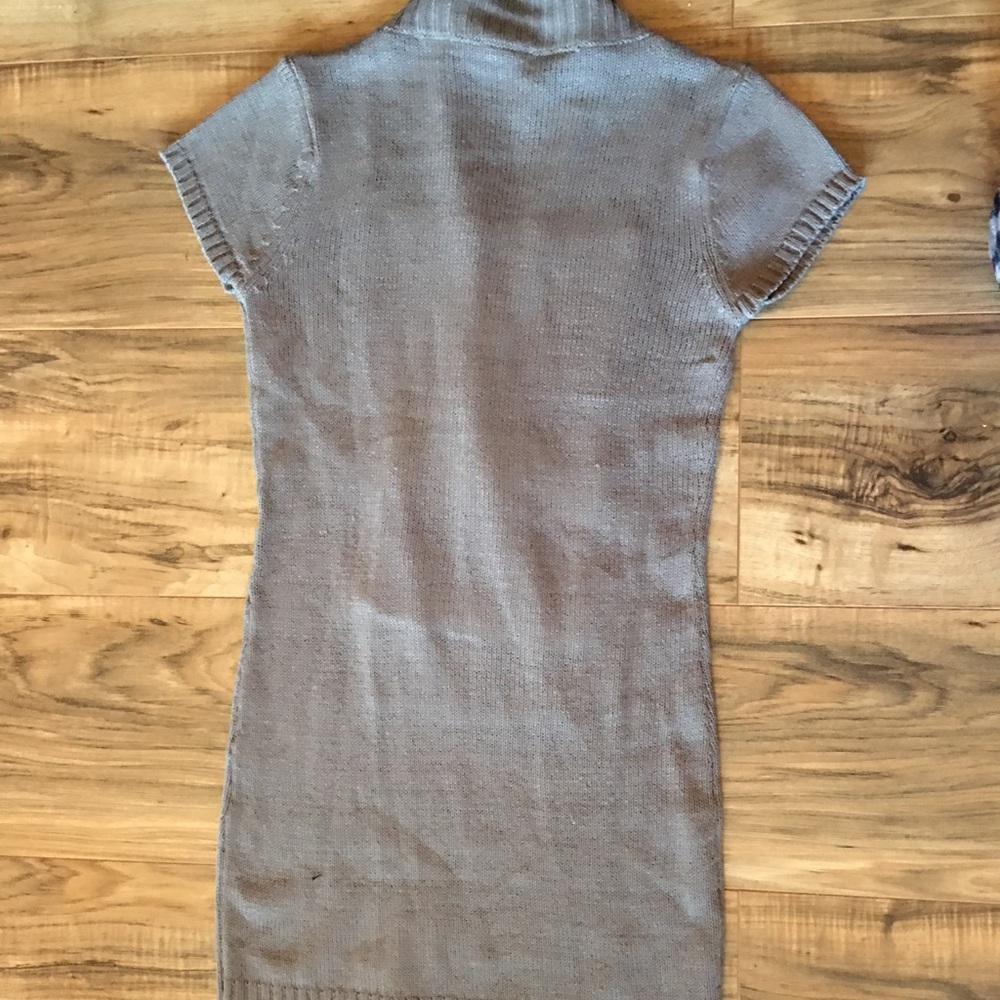 Dress - Picture 3 of 3